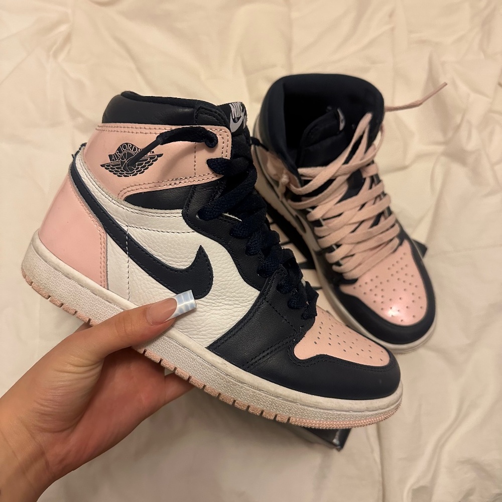 jordan 1s - bubble gum